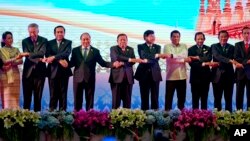 رهبران منطقه آسه آن، کشورهای جنوب شرق آسیا در نشست لائوس 