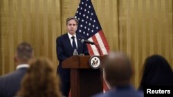 美国国务卿布林肯在卡塔尔多哈对美国大使馆和驻阿富汗使团成员讲话。(2021年9月7日)