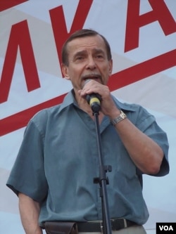 人权活动人士帕诺马廖夫(美国之音白桦)