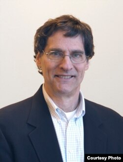 密苏里州华盛顿大学法学院教授史蒂芬•勒格姆斯基