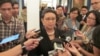 Menlu Retno Marsudi memberikan keterangan mengenai keberangkatannya ke Arab Saudi dan Iran, di kantor Kementerian Luar Negeri, 12 Januari 2016 (Foto: VOA/Andylala).