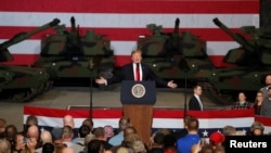 特朗普2019年3月20日在俄亥俄州一家军工厂发表演讲（路透社）