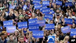 حامیان برنی سندرز در کنتکی که بیشتر آنان جوانان اند.