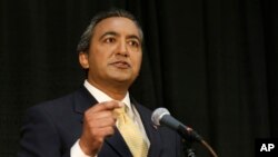 아미 베라 민주당 하원의원.