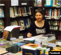 شیوا شکوری در نمایشگاه کتاب تهران بدون سانسور