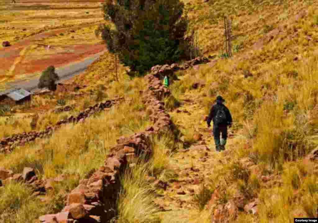 Qhapac Ñan, sistem jalan yang melintasi pegunungan Andes di enam negara, adalah jaringan komunikasi, perdagangan dan pertahanan Inca yang ekstensif dan mencakup 30.000 kilometer. (UNESCO)