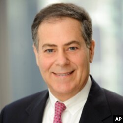 华盛顿律师肯尼斯•格罗斯