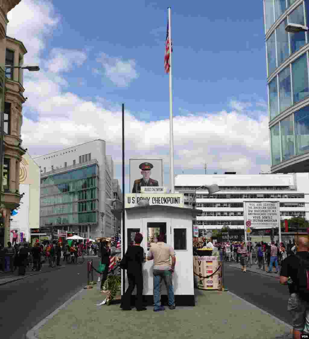 Çarli yoxlama məntəqəsi.