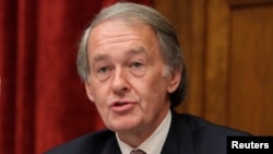 <span class="VIiyi" jsaction="mouseup:BR6jm" jsname="jqKxS" lang="az"><span class="JLqJ4b ChMk0b" data-language-for-alternatives="az" data-language-to-translate-into="en" data-number-of-phrases="1" data-phrase-index="0" jsaction="agoMJf:PFBcW;usxOmf:aWLT7;jhKsnd:P7O7bd,F8DmGf;Q4AGo:Gm7gYd,qAKMYb;uFUCPb:pvnm0e,pfE8Hb,PFBcW;f56efd:dJXsye;EnoYf:KNzws,ZJsZZ,JgVSJc;zdMJQc:cCQNKb,ZJsZZ,zchEXc;Ytrrj:JJDvdc;tNR8yc:GeFvjb;oFN6Ye:hij5Wb;bmeZHc:iURhpf;Oxj3Xe:qAKMYb,yaf12d" jscontroller="Zl5N8" jsdata="uqLsIf;_;$45" jsmodel="SsMkhd" jsname="txFAF"><span class="Q4iAWc" jsaction="click:qtZ4nf,GFf3ac,tMZCfe; contextmenu:Nqw7Te,QP7LD; mouseout:Nqw7Te; mouseover:qtZ4nf,c2aHje" jsname="W297wb">Ukraynanın Luqansk vilayətinin Rubijne şəhərində xilasedicilər hərbi zərbədən sonra qadını dağıntılar altından çıxarıb</span></span></span>