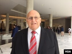 前美副国务卿阿米蒂奇接受美国之音采访