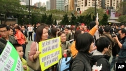 香港民众反对大陆私家车来港自驾游