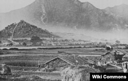 Britaniya idarəçiliyinin gəlişinədək Honq Konq Çinin ucqar və sakit bölgəsi sayılırdı.