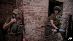 سربازان اوکراینی در خط مقدم منطقه دونتسک