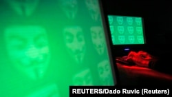 资料照：黑客在行动