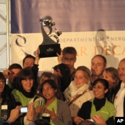 德国队再度夺冠，队员情绪激昂