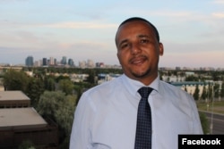 ጃዋር ሲራጅ መሀመድ (Jawar Mohammed)የኦኤምኤን (OMN) ተብሎ የሚጠራው የኦሮሞ ሚድያ ኔትወርክ ዳይሬክተር /ከፌስ ቡክ የተገኘ ፎቶ/