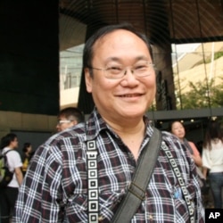 中年港男说回忆起童年时追女孩