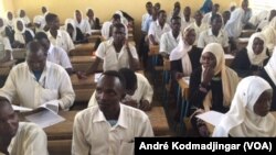 Lancement officiel du Bac des réfugiés soudanais à l'est du Tchad, le 17 juillet 2017. (VOA/André Kodmadjingar)