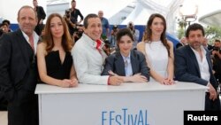 دست اندرکاران فیلم خداحافظ زبان در جشنواره فیلم کن، فرانسه. ۲۱ مه ۲۰۱۴