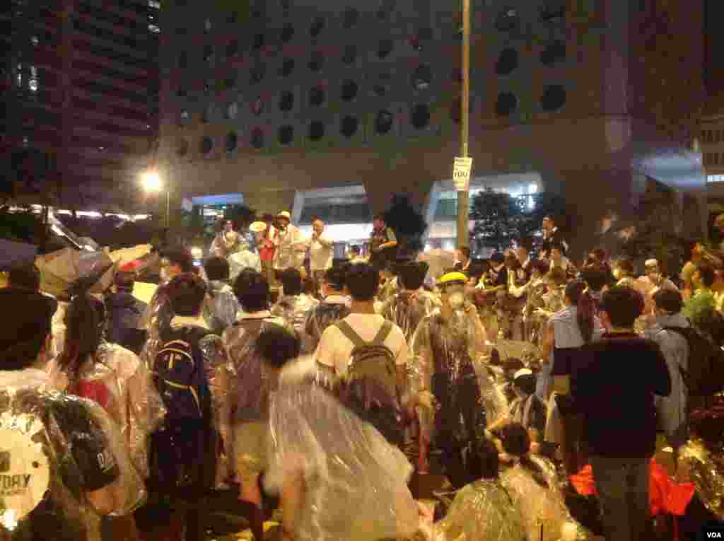 香港争真普选全民抗争星期二进入第3天（美国之音图片/海彦拍摄）