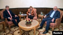 美国国务卿克里、欧盟特使阿什顿以及伊朗外长扎里夫11月10日在马斯喀特会面。