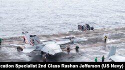 Истребитель-бомбардировщик F/A-18 на борту авианосца «Теодор Рузвельт» в ходе предыдущих учений Freedom Edge в июне 2024