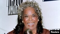 戴拉·里斯因在《天使在人间》中扮演的角色作为系列电视剧杰出女演员而获得全国有色人种协进会第29届年度“形象奖”。（1998年2月14日）