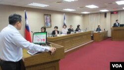 台湾立法院外交及国防委员会5月17号质询的情形（美国之音张永泰拍摄）