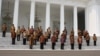 Presiden Joko Widodo dan Wapres Jusuf Kalla berfoto bersama 34 Menteri Kabinet Kerja di tangga Istana Merdeka Jakarta, 27 Oktober 2015 (Foto: VOA/Andylala)