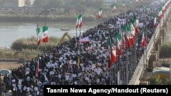 伊朗国家媒体播出支持政府示威的画面