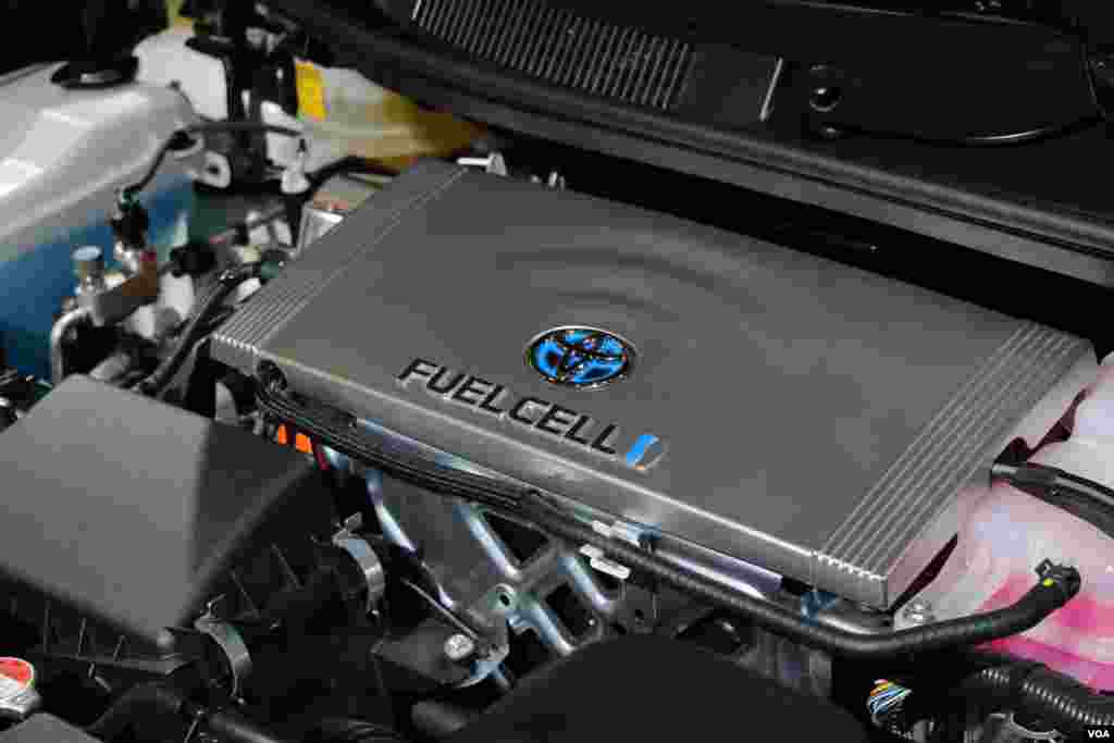 丰田燃料电池车 MIRAI 燃料电池