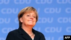 AB Zirvesi Öncesinde Merkel'in Tutumu Merakla Bekleniyor