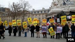 یک تجمع معترضان به جمهوری اسلامی ایران در پاریس