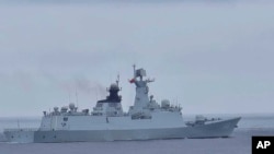 ناوچه مجهز به موشک چین در رزمایش اطراف تایوان. سوم خرداد.