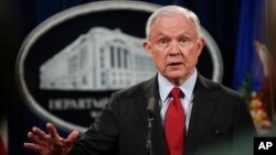 جف سشنز، وزیر دادگستری آمریکا، از اصلاح قانون مهاجرت دفاع کرد.