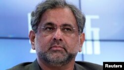 به گفته مقام‌های افغان در این سفر آقای عباسی به کابل، دوطرف روی صلح و امنیت افغانستان صبحت خواهند کرد.