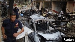 Bom mobil berkekuatan tinggi meledak pada jam sibuk di di distrik Achrafieh, Beirut hari Jumat (19/10).