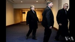 涉俄调查 白宫前顾问班农拒绝回答国会议员提问