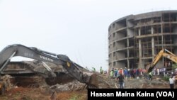 Wani gini da ya rushe da kansa a Abuja