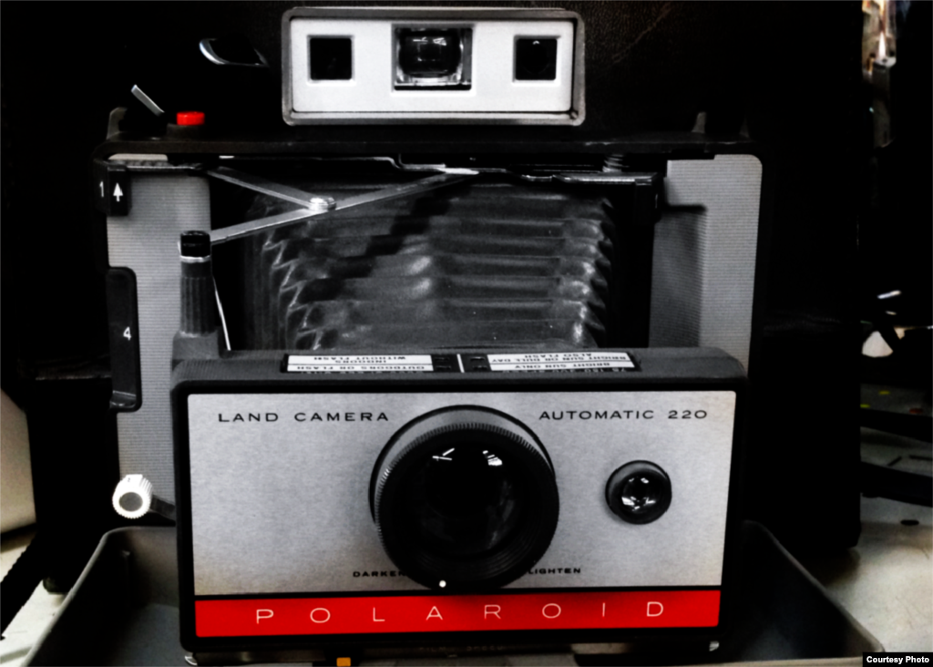 Kamera Polaroid yang berusia 65 tahun, hasil ciptaan Edwin Land, pendiri perusahaan Polaroid.