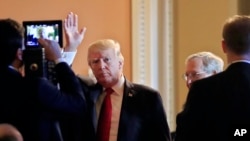 川普总统星期二前往国会与共和党参议员共进午餐