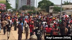 Manifestation à Lomé, Togo, le 7 novembre 2017. (VOA/Kayi Lawson)