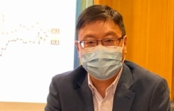 香港浸会大学政治及国际关系学系副教授陈家洛表示，北京修改香港选举制度后， 将来1,500人的”小圈子”选举委员会，选民身份将会更难饰别及验证， 收紧查册只会令公众觉得选举不公正不透明 (美国之音/汤惠芸)