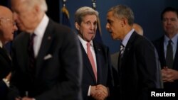 آسوشیتدپرس حکم صادر از سوی اوباما برای جان کری را نشانه ای از اجرای نزدیک برجام عنوان کرده است. 