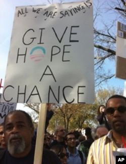 参加集会者举牌，希望美国人重拾希望。