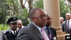Zambia's President Rupiah Banda arrives at the Presidential Guest House for Extra-Ordinary Summit in Pretoria, South Africa, January 26, 2009. 