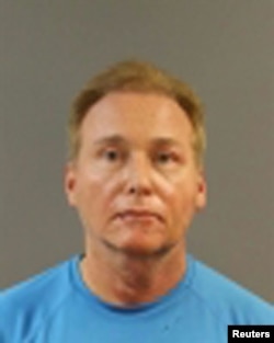 被控袭击他的邻居兰德·保罗参议员的退休麻醉师雷内·鲍尔。