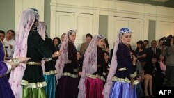 ABŞ-ın "İpək Yolu" ansamblı Novruz şənliyində Azərbaycan rəqslərini ifa etdi