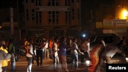 Les manifestants scandent des slogans contre la garde présidentielle à Ouagadougou, au Burkina Faso, 16 Septembre, 2015. 