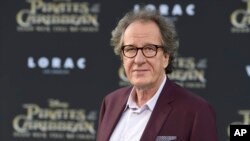 جفری راش ۶۷ ساله، برنده اسکار بهترین بازیگر نقش اول مرد برای فیلم درخشش یا Shine در سال ۱۹۹۶شده بود. 